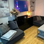 1 Bedroom Spacious And Private Home