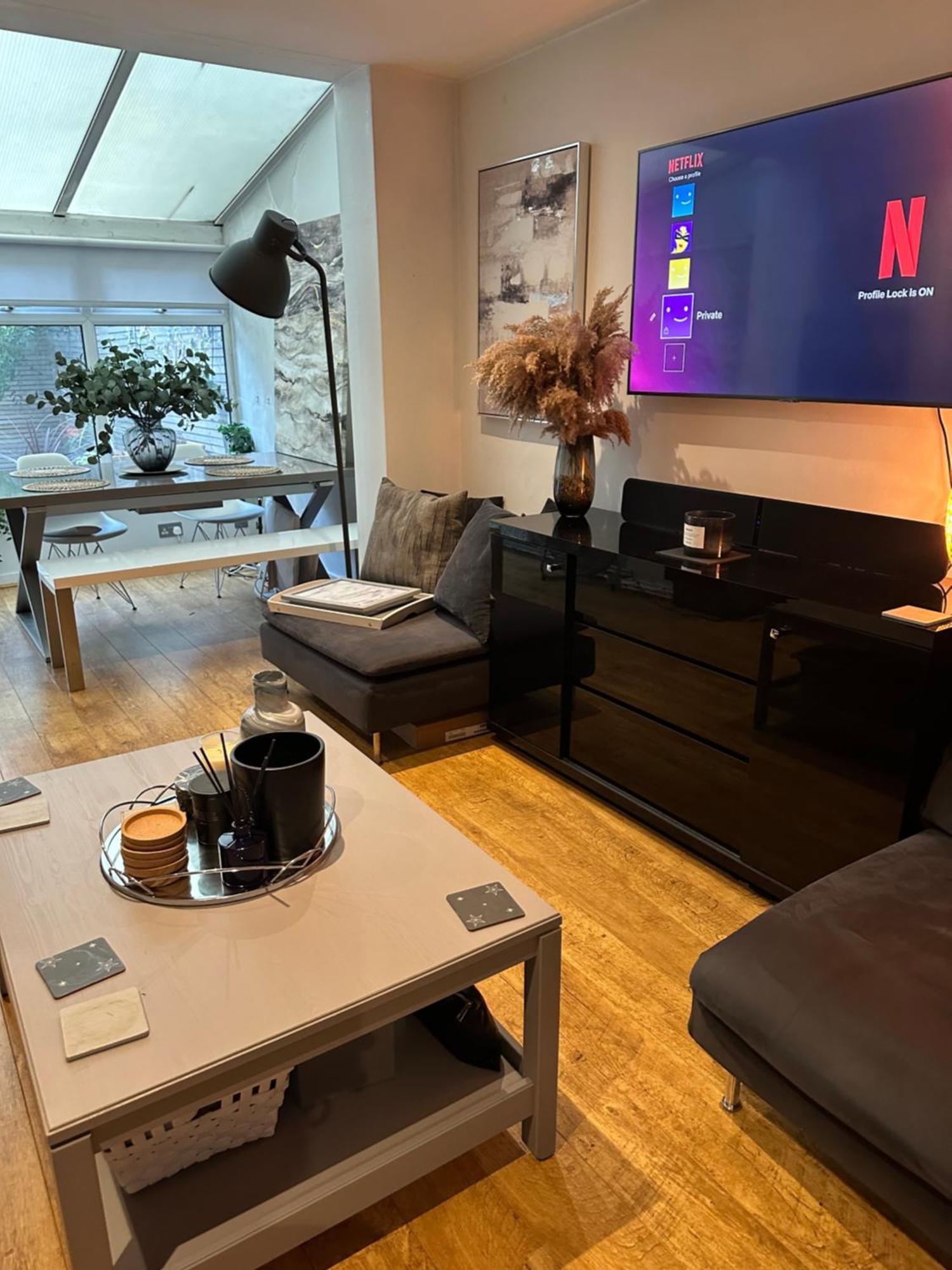 1 Bedroom Spacious And Private Apartment London